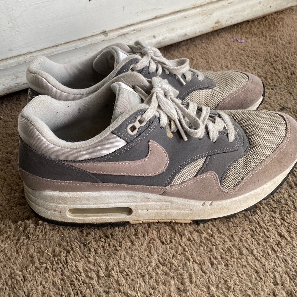 Nike air